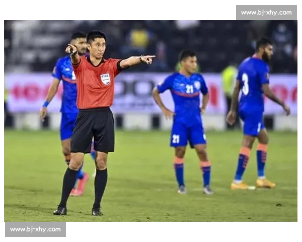 马宁世俱杯晒照执法引热议 硬刚弗拉门戈教练组成焦点 马宁世俱杯晒照执法引热议 硬刚弗拉门戈教练组成焦点